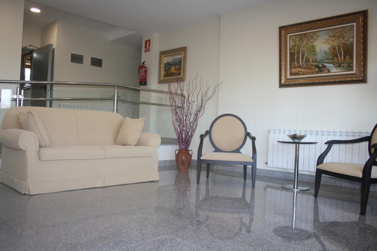 Hotel Lupa San Juan de Pinera ภายนอก รูปภาพ