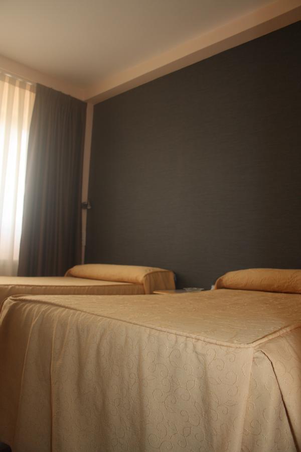 Hotel Lupa San Juan de Pinera ภายนอก รูปภาพ