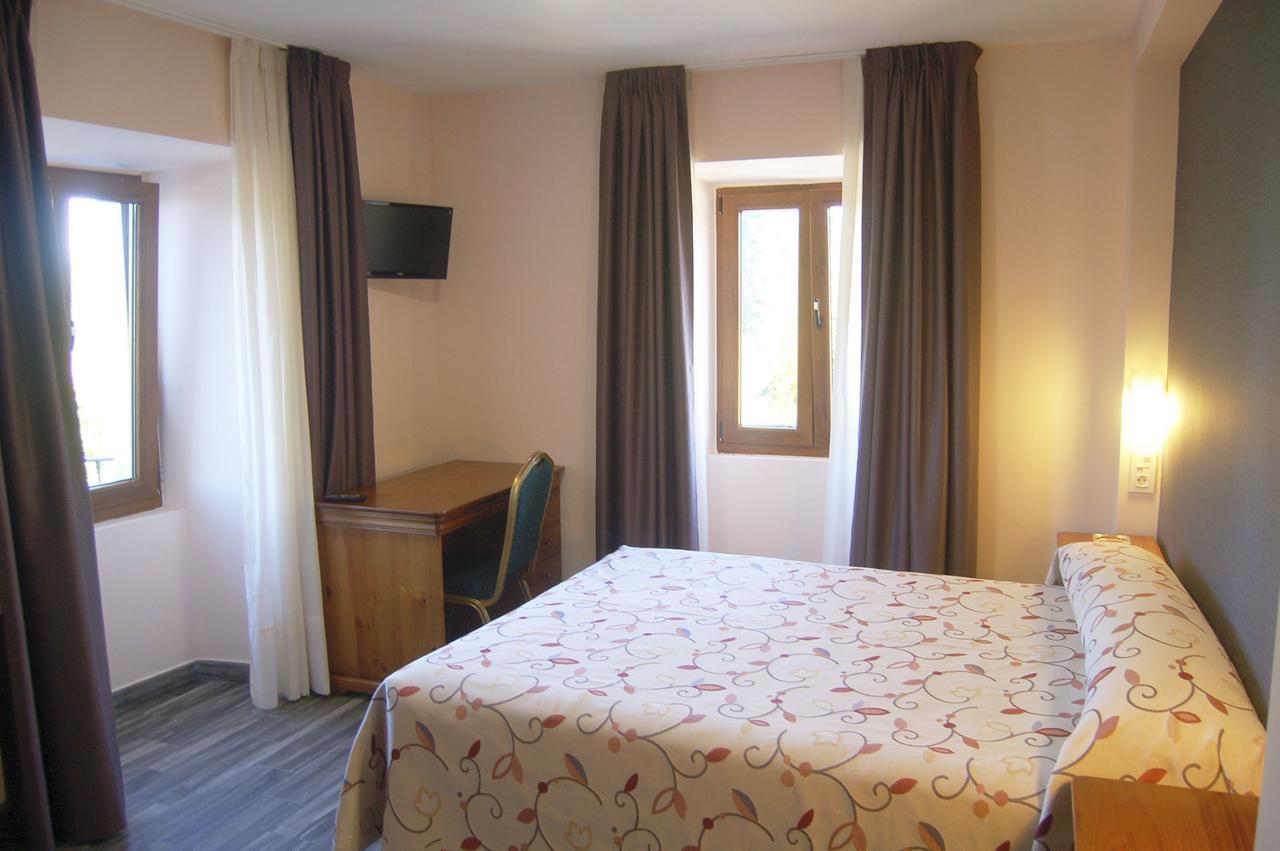 Hotel Lupa San Juan de Pinera ภายนอก รูปภาพ